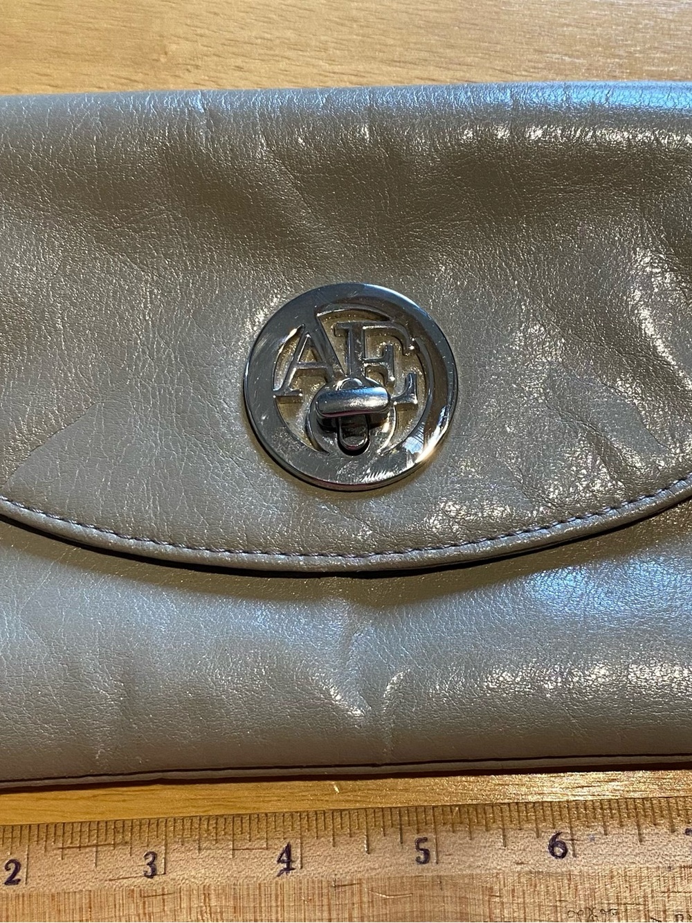 American Eagle Outfitters…Clutch Turn-Lock Clutch - Women's Bag… taupe/Beige
